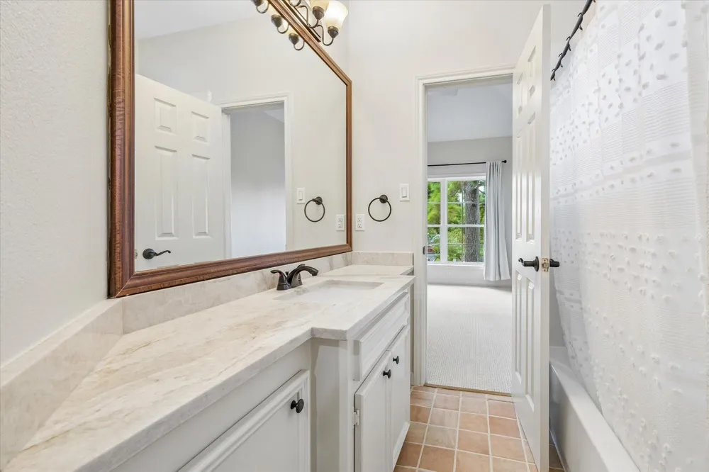 11705 Joan Of Arc Drive Hedwig Village, TX 77024