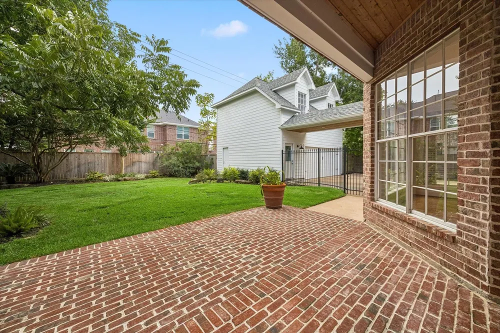 11705 Joan Of Arc Drive Hedwig Village, TX 77024