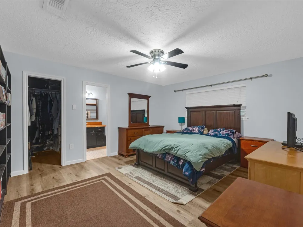 15714 Rill Lane Houston, TX 77062