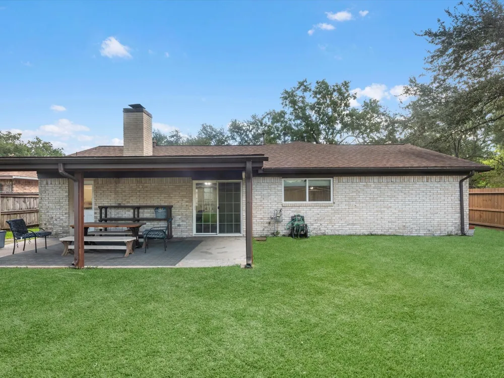 15714 Rill Lane Houston, TX 77062