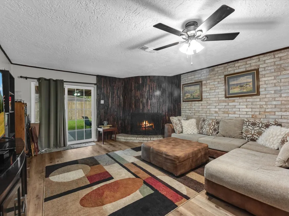 15714 Rill Lane Houston, TX 77062