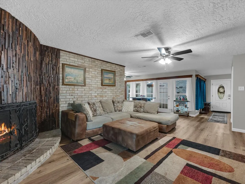 15714 Rill Lane Houston, TX 77062