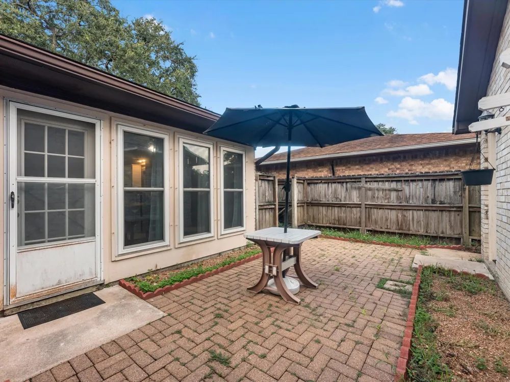 15714 Rill Lane Houston, TX 77062