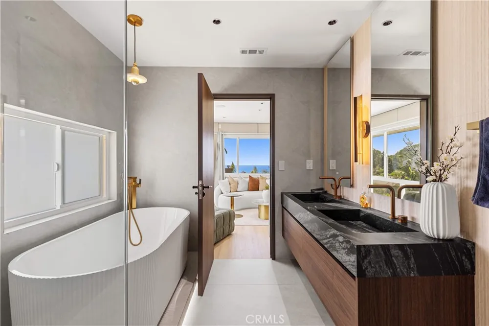 525 E Avenida San Juan San Clemente, CA 92672