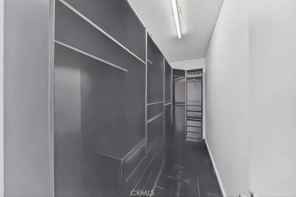 1155 S Grand Avenue #1707 Los Angeles, CA 90015