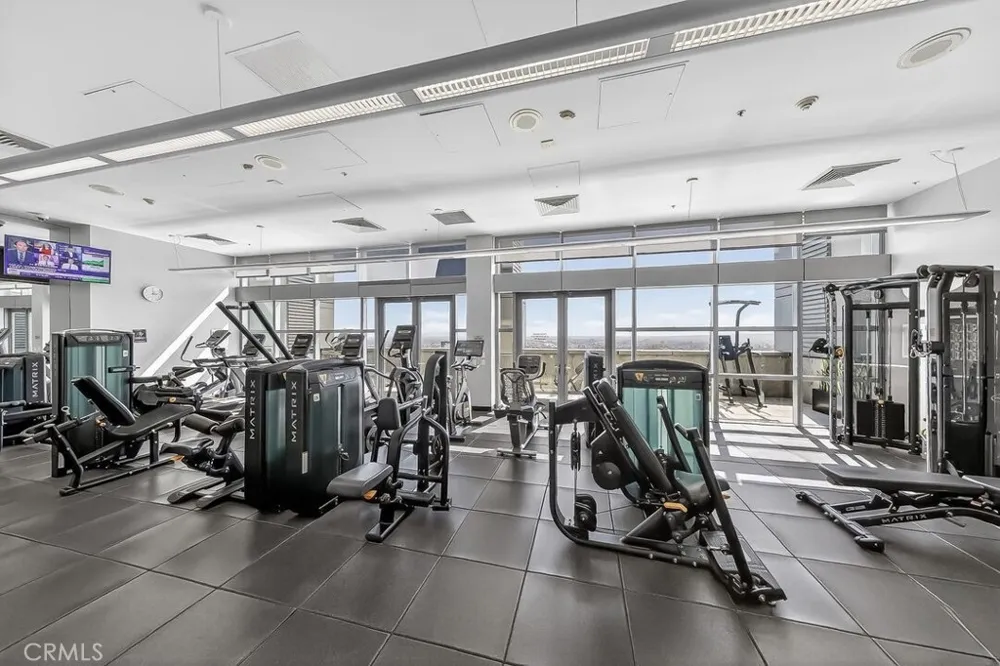 1155 S Grand Avenue #1707 Los Angeles, CA 90015