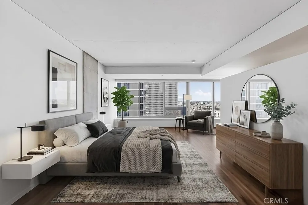1155 S Grand Avenue #1707 Los Angeles, CA 90015