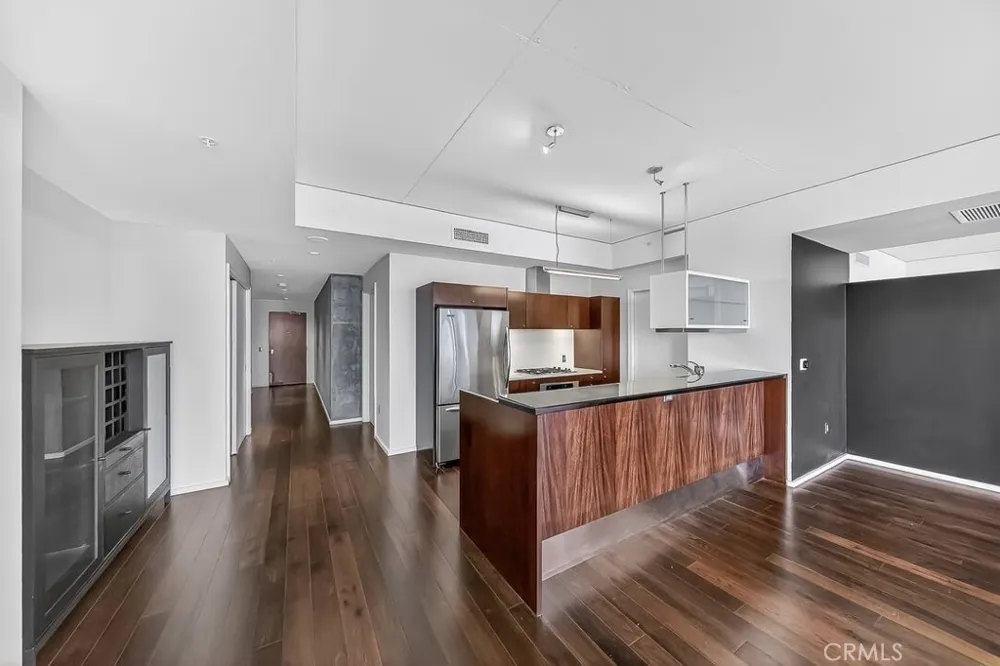 1155 S Grand Avenue #1707 Los Angeles, CA 90015