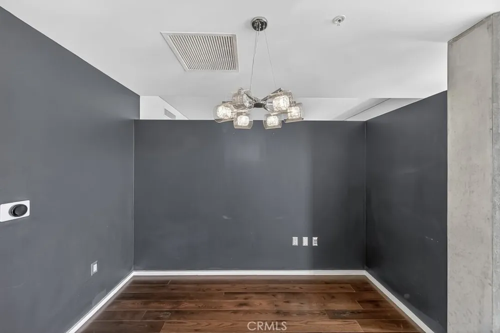 1155 S Grand Avenue #1707 Los Angeles, CA 90015