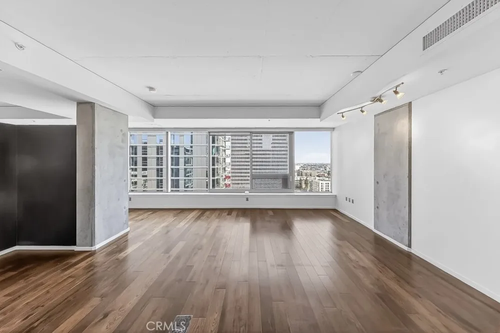 1155 S Grand Avenue #1707 Los Angeles, CA 90015