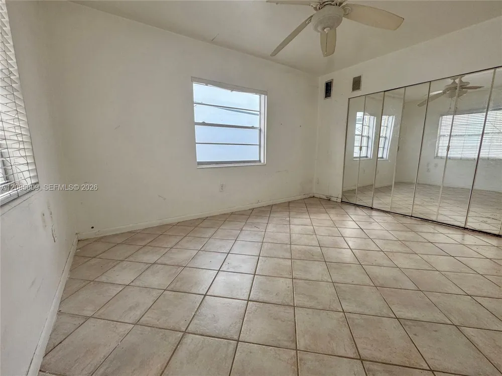75 Washington Ave #20 Miami Beach, FL 33139