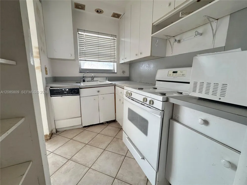 75 Washington Ave #20 Miami Beach, FL 33139