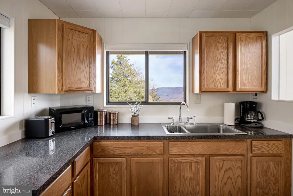 1721 HIGHLAND SPRINGS ROAD Old Fields, WV 26845
