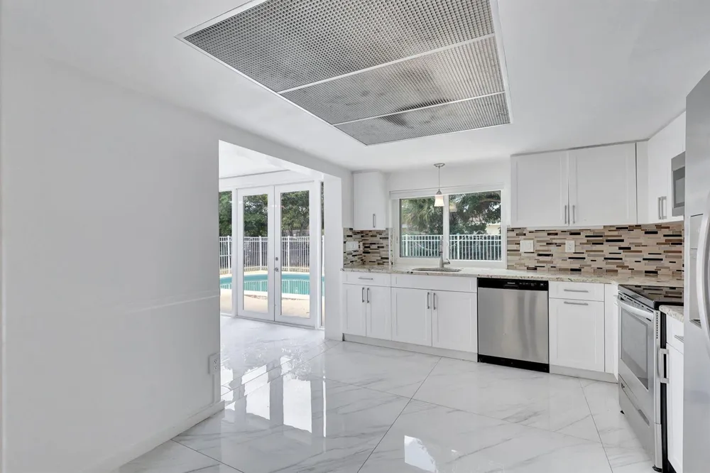 334 SW 13th Avenue Boynton Beach, FL 33435
