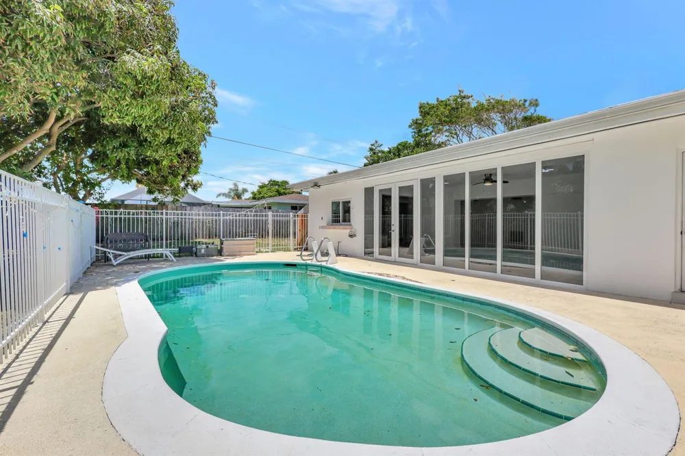 334 SW 13th Avenue Boynton Beach, FL 33435