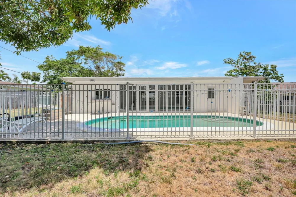 334 SW 13th Avenue Boynton Beach, FL 33435