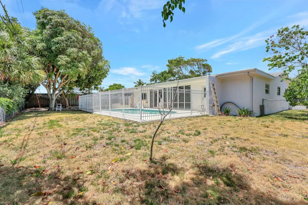 334 SW 13th Avenue Boynton Beach, FL 33435