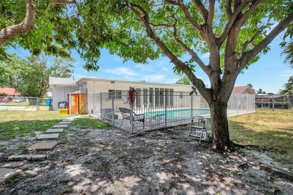334 SW 13th Avenue Boynton Beach, FL 33435
