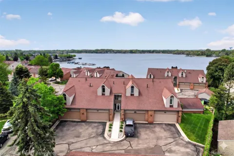 3372 Loon Lake Court #41