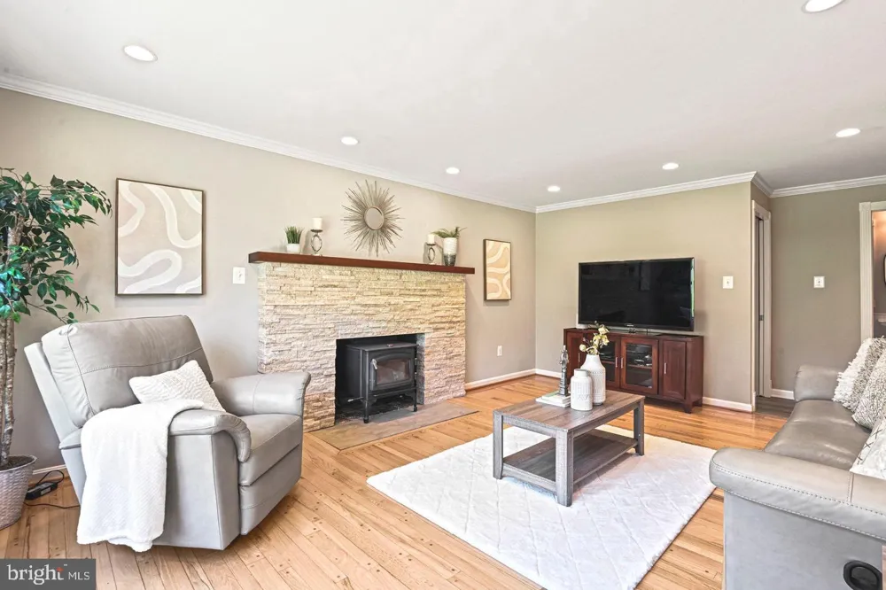 10315 MOUNTINGTON COURT Vienna, VA 22182