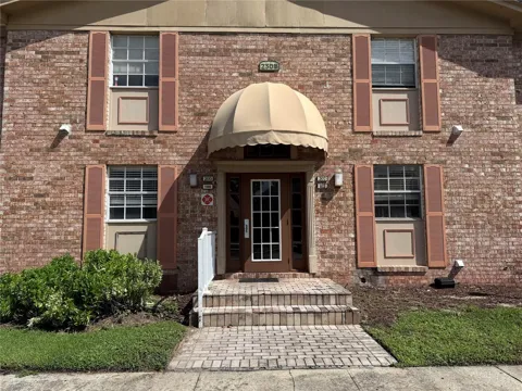 2308 HAYWOOD COURT #100