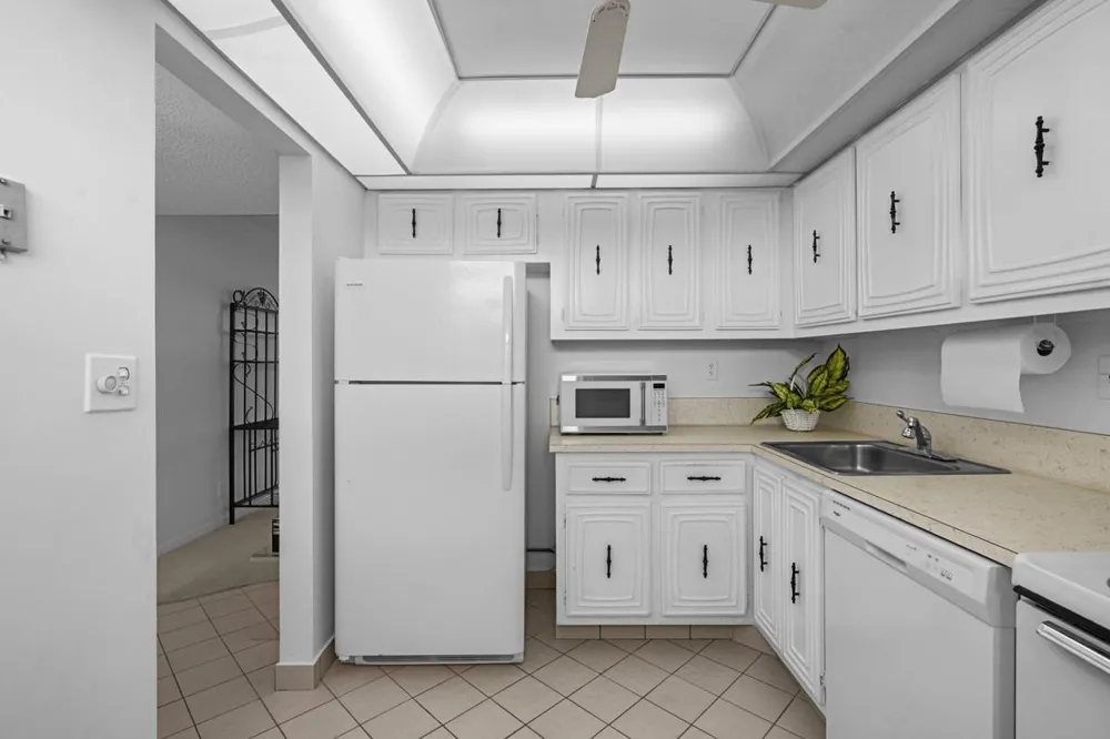 7080 ENVIRON BOULEVARD #423 Lauderhill, FL 33319