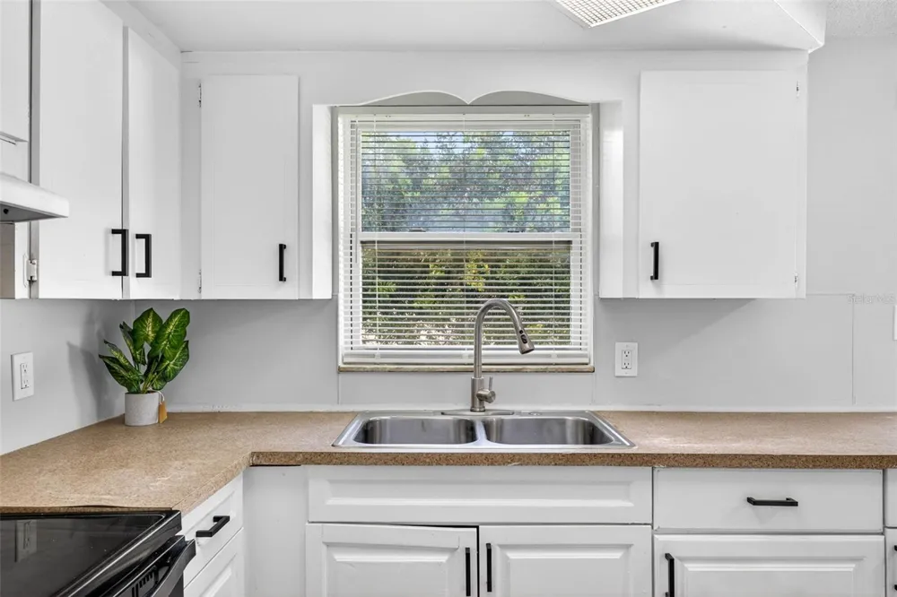 7340 IVANHOE DRIVE Port Richey, FL 34668