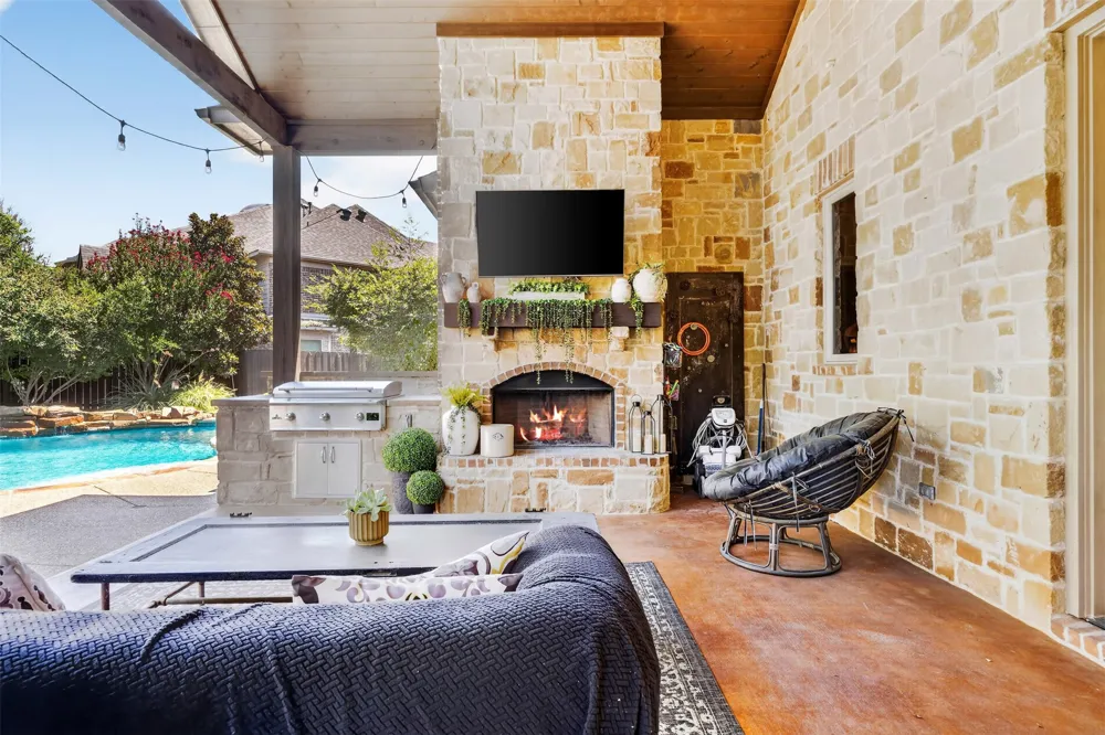 4082 Water Park Circle Mansfield, TX 76063