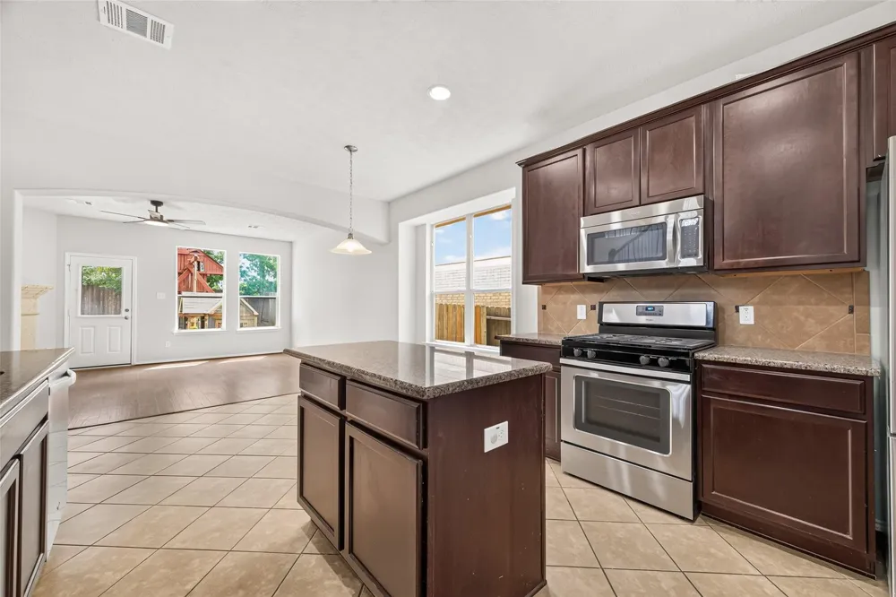 3508 Oakville Drive Conroe, TX 77304