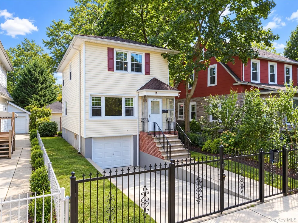 142-10 Oak Avenue Flushing, NY 11355