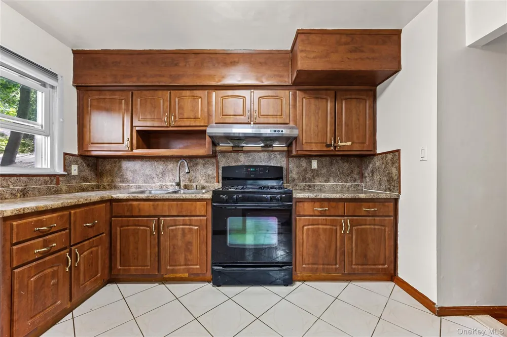 142-10 Oak Avenue Flushing, NY 11355