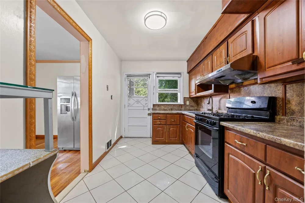 142-10 Oak Avenue Flushing, NY 11355