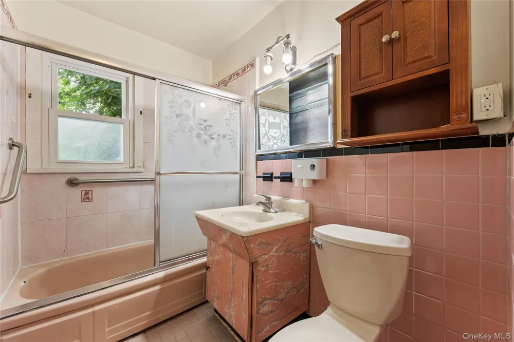 142-10 Oak Avenue Flushing, NY 11355