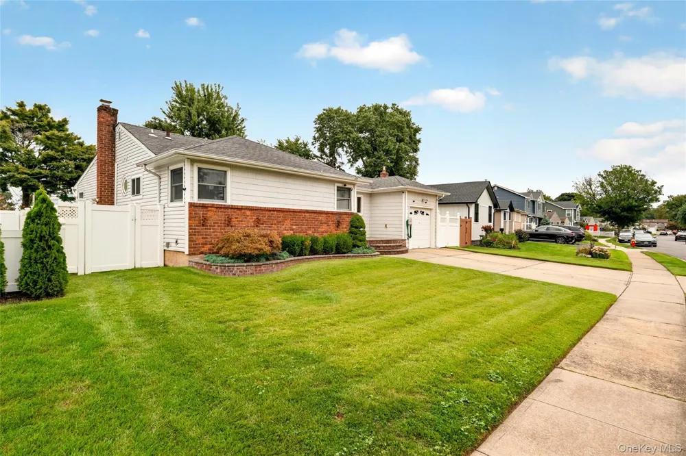 397 Briarwood Road Massapequa, NY 11758