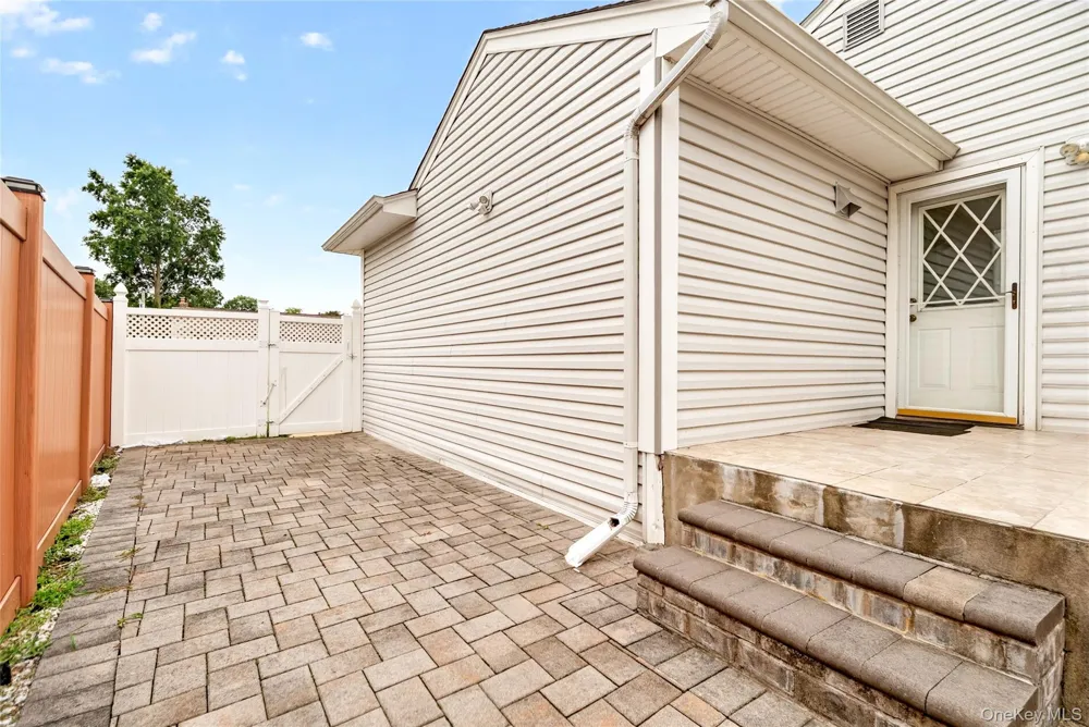 397 Briarwood Road Massapequa, NY 11758