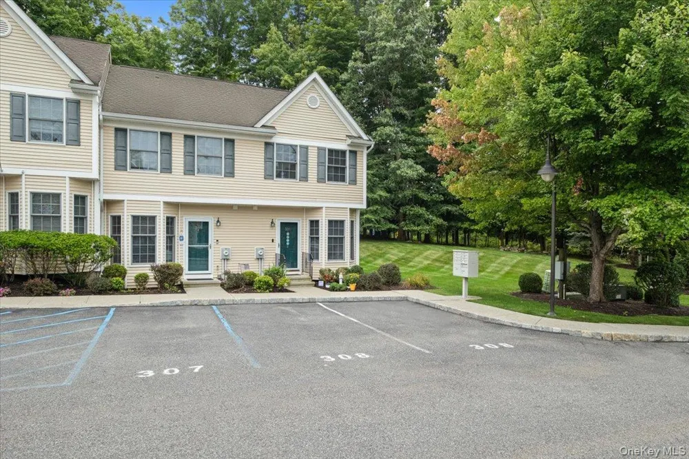 307 Alexandra Court Carmel, NY 10512