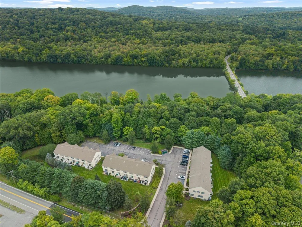 307 Alexandra Court Carmel, NY 10512