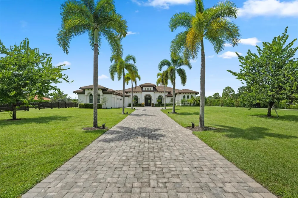 843 STALLION DRIVE Loxahatchee, FL 33470
