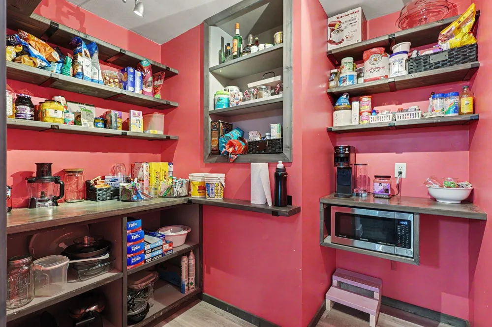 965 Victor Avenue Muskegon, MI 49445