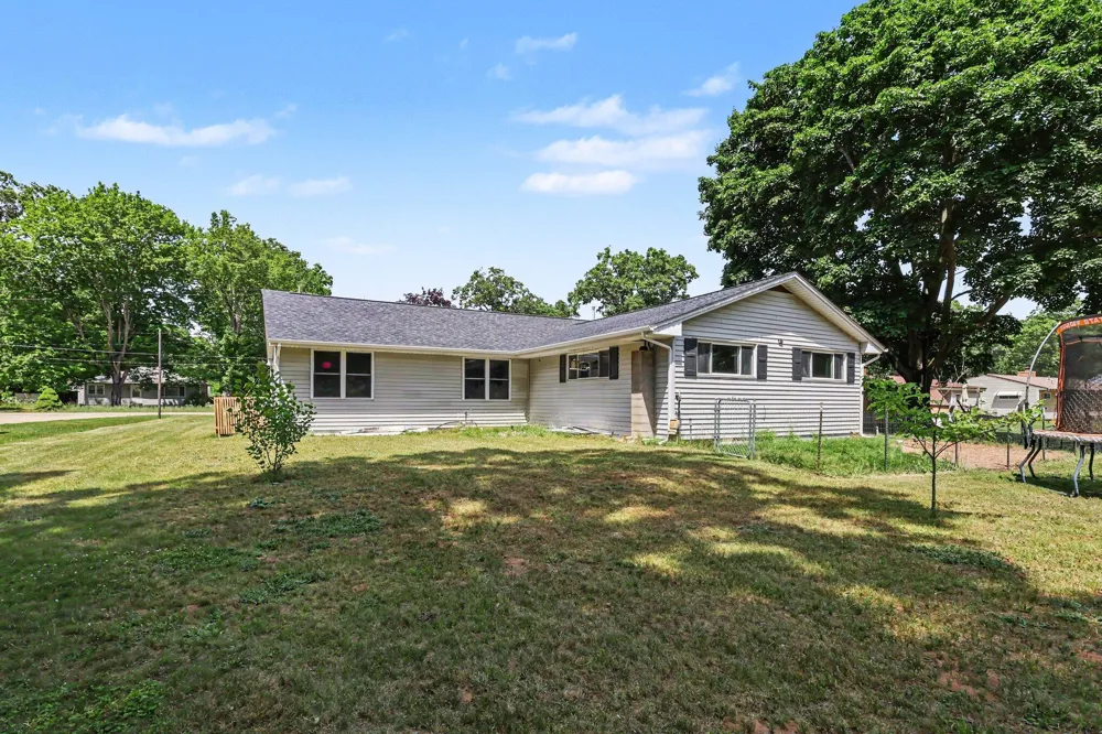 965 Victor Avenue Muskegon, MI 49445