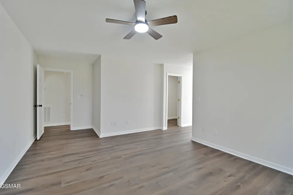 2913 Village Lane Sevierville, TN 37862