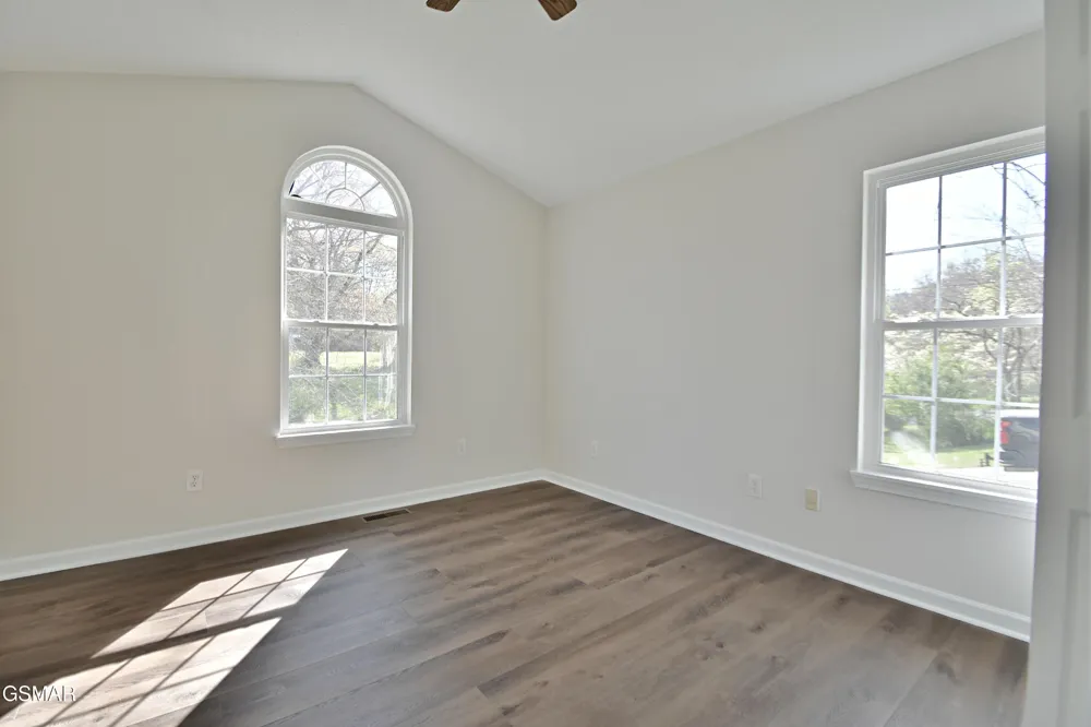 2913 Village Lane Sevierville, TN 37862