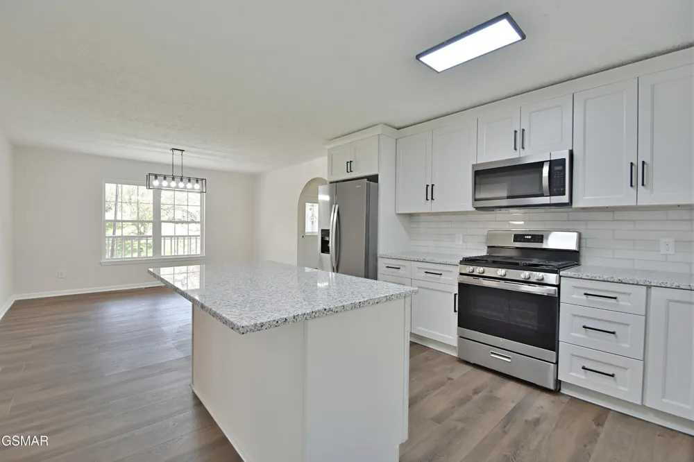 2913 Village Lane Sevierville, TN 37862