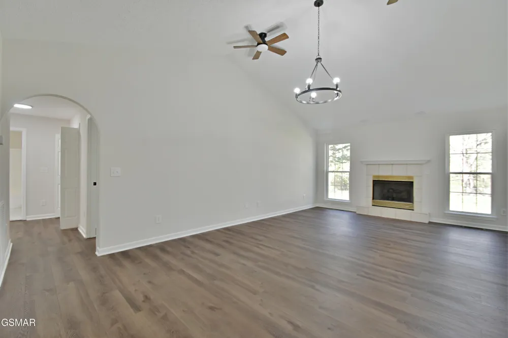 2913 Village Lane Sevierville, TN 37862