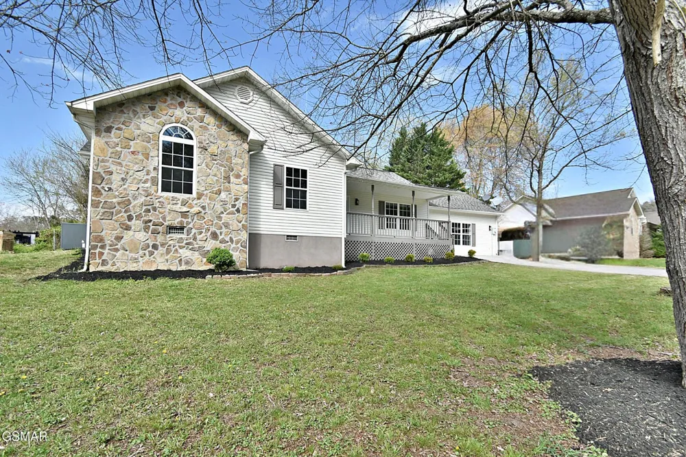 2913 Village Lane Sevierville, TN 37862