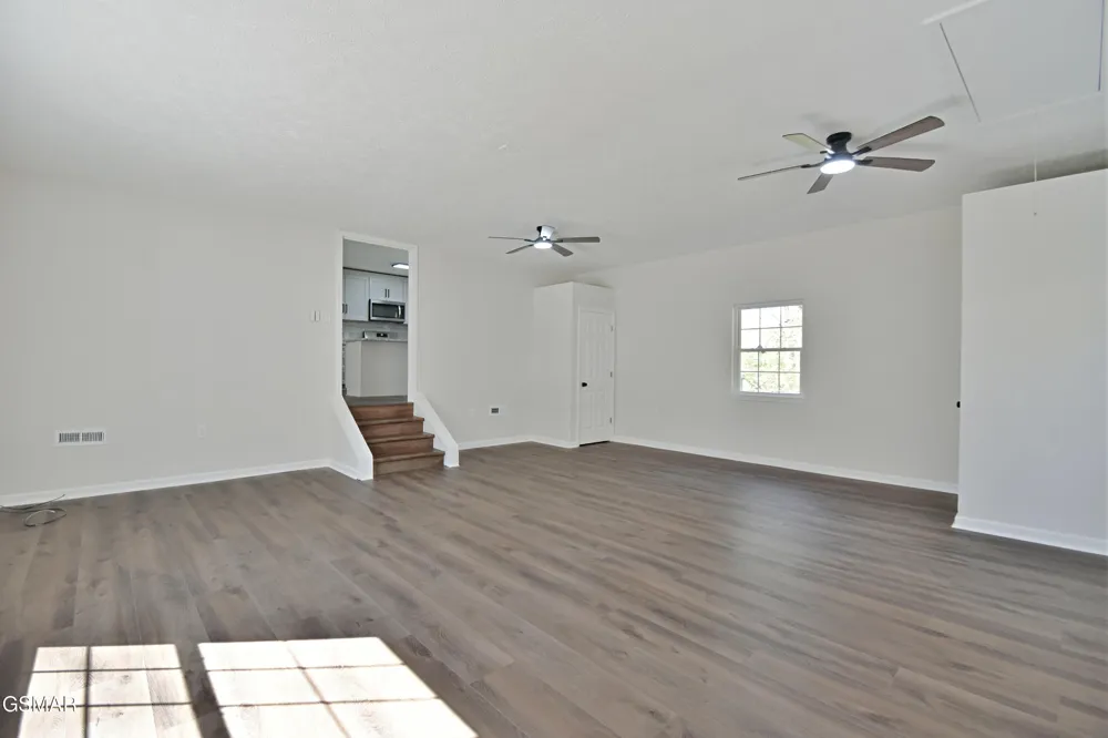2913 Village Lane Sevierville, TN 37862