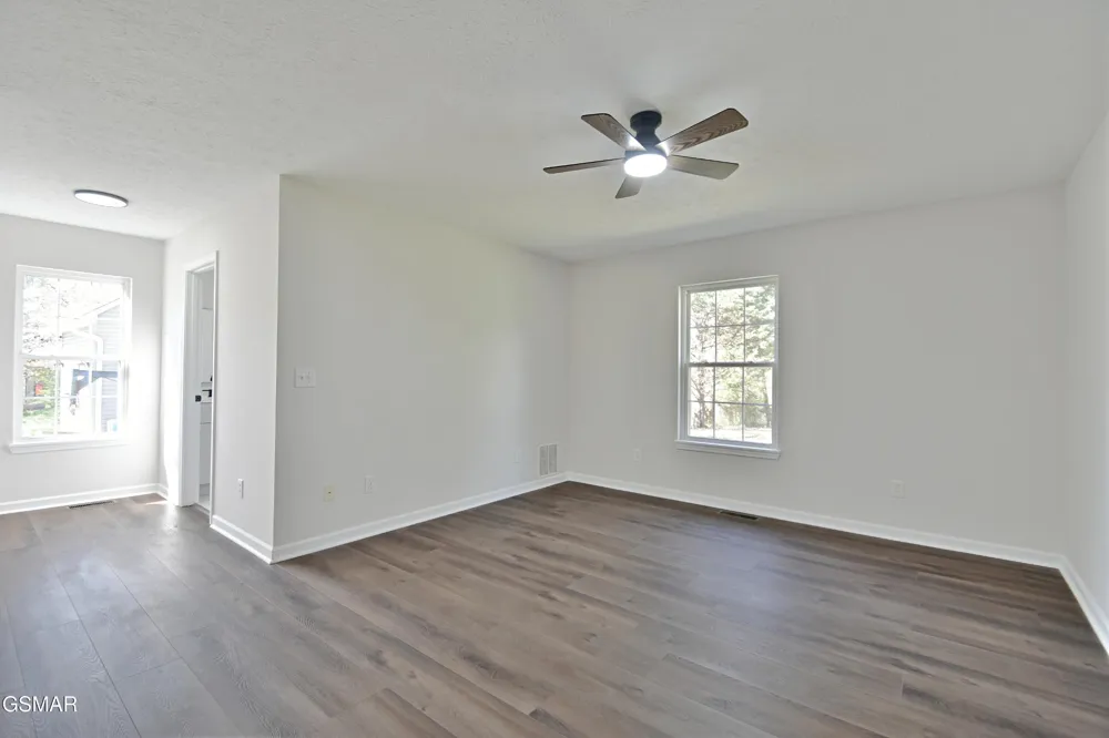 2913 Village Lane Sevierville, TN 37862