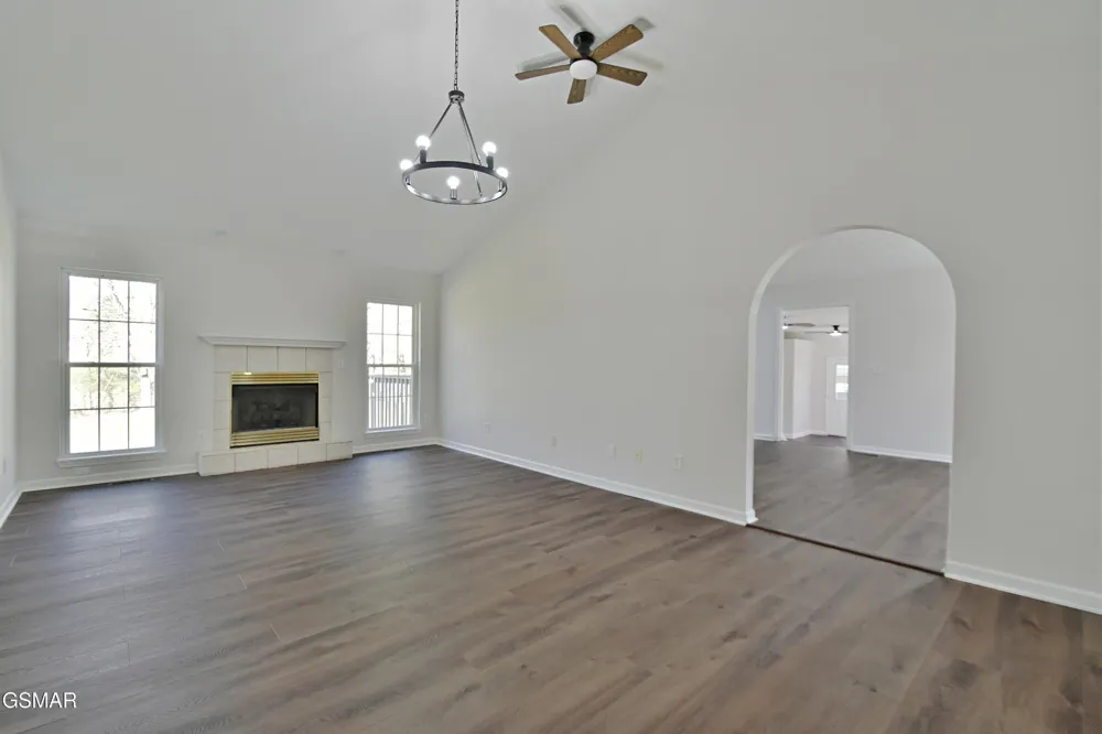 2913 Village Lane Sevierville, TN 37862