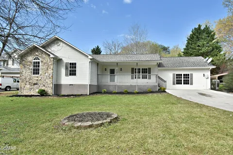2913 Village Lane