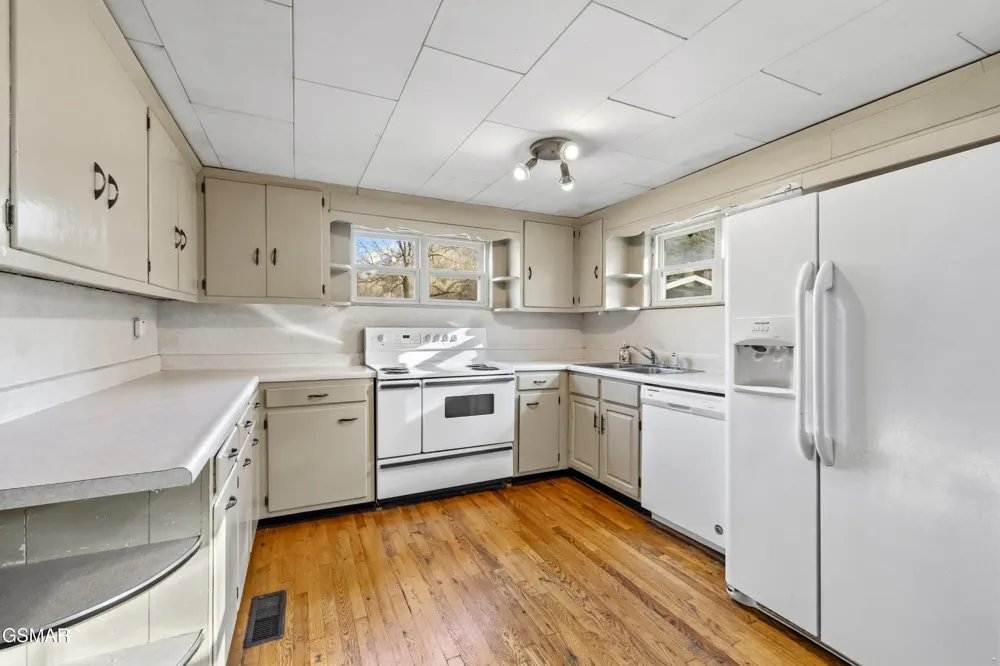 1145 Little Cove Road Sevierville, TN 37862